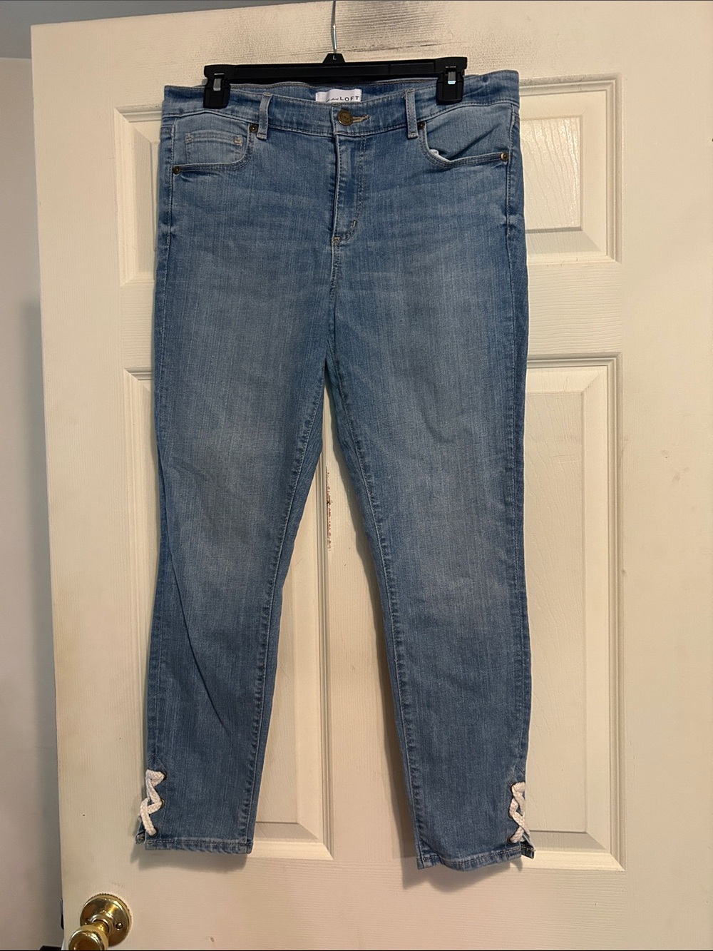 LOFT Light Blue Skinny Cropped Jeans with Lace Hem Ties Size 8